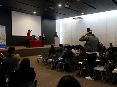 16-08-18-400x300-Obra teatro SERNAC.jpg Los caminos del hincha