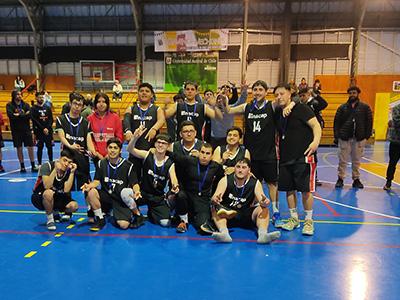 Estudiantes del Equipo de Básquetbol INACAP Puerto Montt