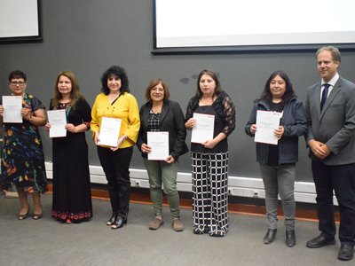 Veinte mujeres recibieron sus diplomas