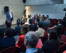 Académico de la Universitat Oberta de Catalunya dicta Charla Magistral sobre Educación Online